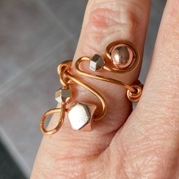Artisan Created Copper Wire Ring with Hematite Beads Sz 5 - Picture 6 of 6